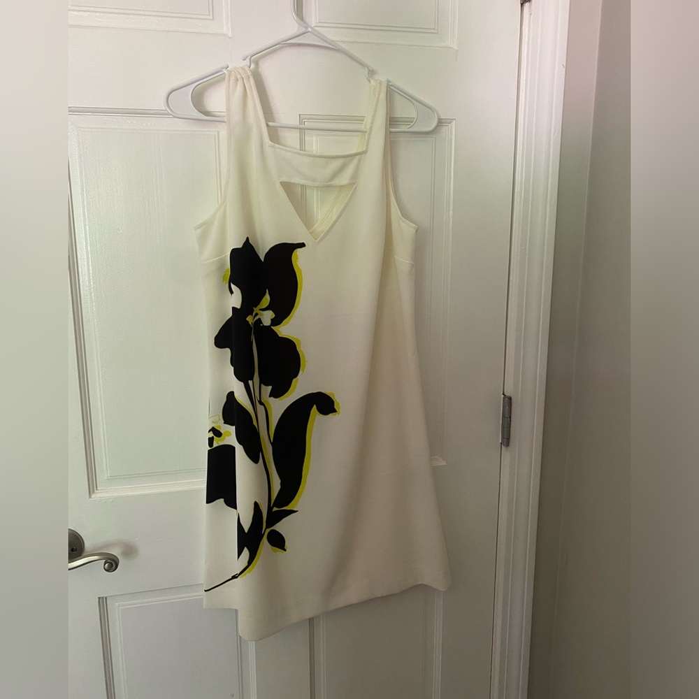 NWT Banana Republic White Dress Black Flower Design Triangle Cutout Neck size 8